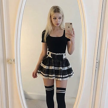 No Panties Under This College Skirt - Khloe's University Pussy Flash'