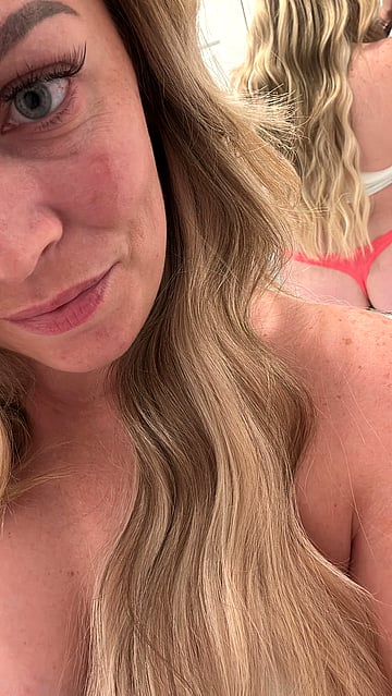 Haley's University Sex Pic: Wanna Jerk That Boner To My Naked College Body? Say 'Fuck Yes''