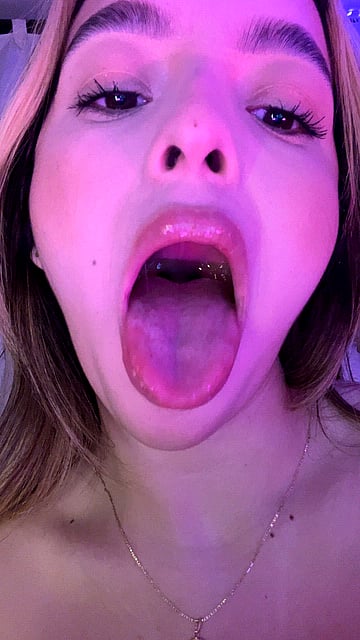 This College Baddie Wants You to Make It Messy - Hungry Agee's Wild University Fuck Video'