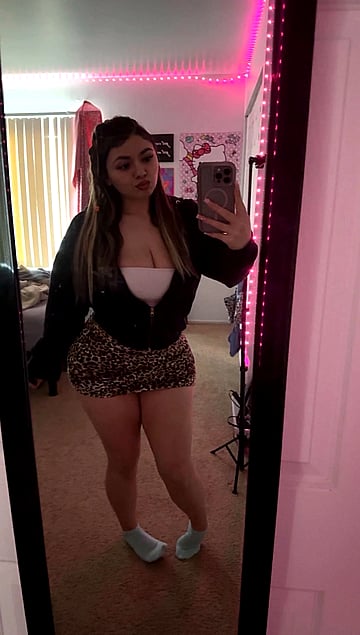 MIRROR BENDOVER: Watch This Coed Get Wrecked in Front of the Glass'