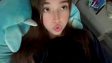 Vanessa's Horny Uni Dorm Fap Session - Watch My Wet Pussy Get Fingered & Ass Jiggling Solo Action'