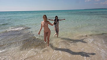 Beach Fuckfest: Naughty Uni Bitches Get Filthy on the Shore'