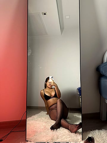 This Uni Chick's Ready to Get Fucked - Sexy College Slut Shows Off Her Horny Student Pussy'