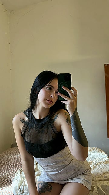 College Slut Proves She's Old Enough to Take Older Cocks'