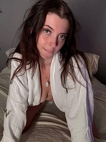 Sneaky dorm flash after my last class - this Lilac-lena slut shows off her dripping wet pussy'