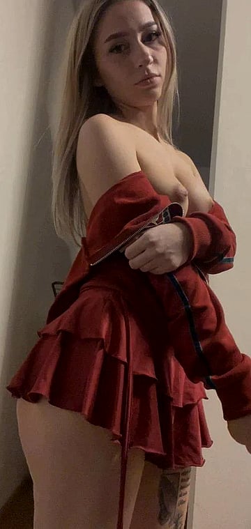 College Fun: My Fuckable Tits & How I Love Showing Them Off'