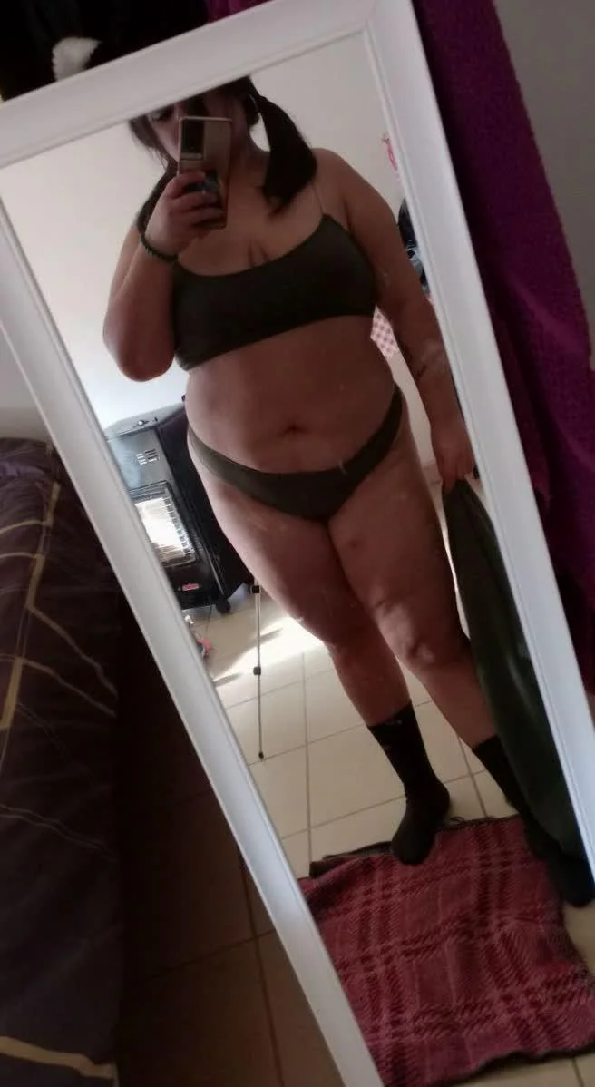 Naomi's Hot Uni Fuck Pic - College Babe Gets Nasty Without Uniform picture 1 of 1