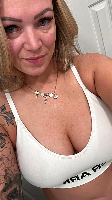 Haley's College Nudes Collection - Fresh University Girl Sends You Her Hottest Amateur Pics'