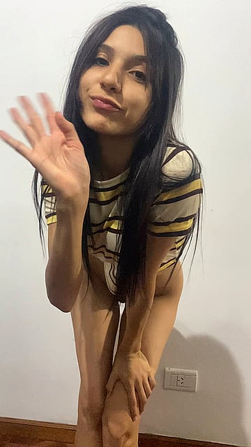 Candy's Friday Fuck Fest: Horny Uni Girl Begs 'Daddy' to Dominate Her Wet Pussy All Weekend'