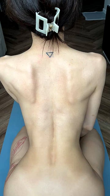 Bend Over Yoga Slut: Jenny's Favorite Pussy-Stretching Pose At Home - Raw College Fuck Tape'