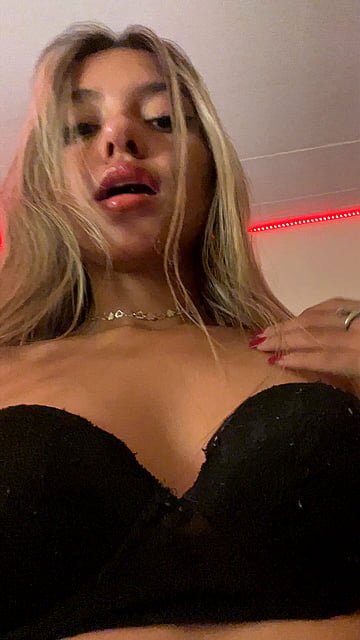 Fucking Hot Uni Chick Gets Naked & Wild - College Sex Tape'