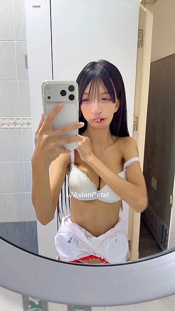 Morning Tits Out Before Lecture - Asian College Slut Cindy S Shows Off Her Perfect Nude Rack In Homemade Dorm Vid'