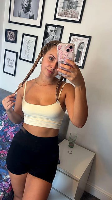 19-Year-Old College Slut Not on Birth Control Begging to Be Filled with Cum'