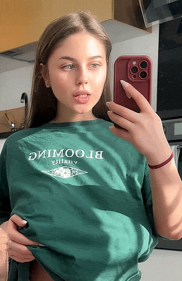 Watch This Horny College Babe Eva 🍯 Flash Her Massive Melons in Class - Unedited Amateur Tit Drop!'