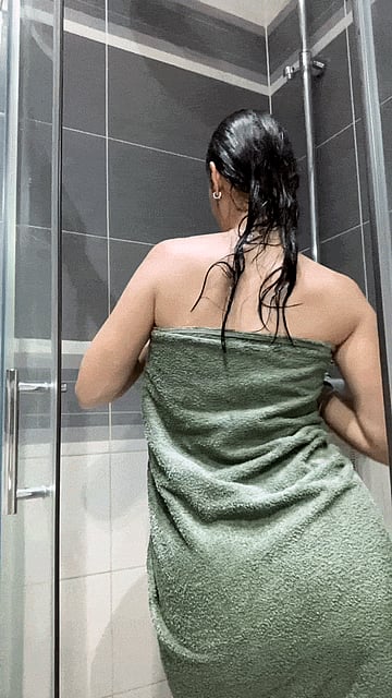 My Wild Shower Fuck With A 19yo College Goth Girl - I Filled Her Tight Pussy With Cum'