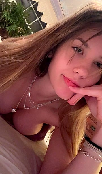 Fucking Horny College Co-Ed Strips Naked After Class - Explicit NSFW XXX Photo'