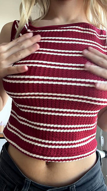 Freshman blonde so wett for your dick - watch my tight pussy get stretched on campus'
