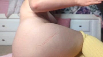 I need my curvy PAWG booty wrecked live for OnlyFans in my dorm! 💦'