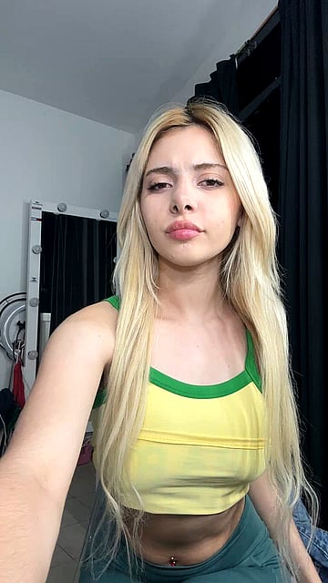 My Horny Reply to That Sweet Message Got Me Dripping on Camera!'