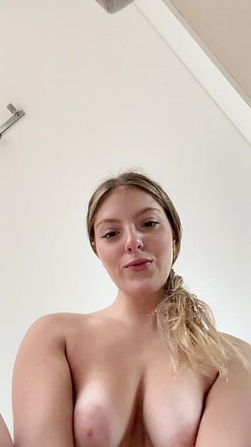 Ride my Roommate's Dick: Amateur College Threesome |yourlildirtysecret|'