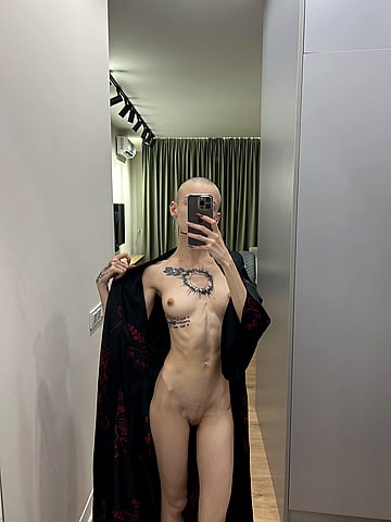 Check Out My Naughty College Slut Pose!'