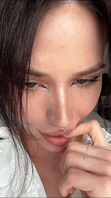 Watch me flash my juicy pussy without panties on cam - no undies amateur slut gets nasty for you hot college slut moans and screams because of your giant hard cock - Lina raw unrehearsed sex video | collegeflirts.com'