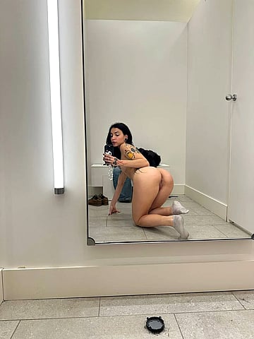 Banged like a real college slut – JuliaLi_keShine's raw dorm fuck session'