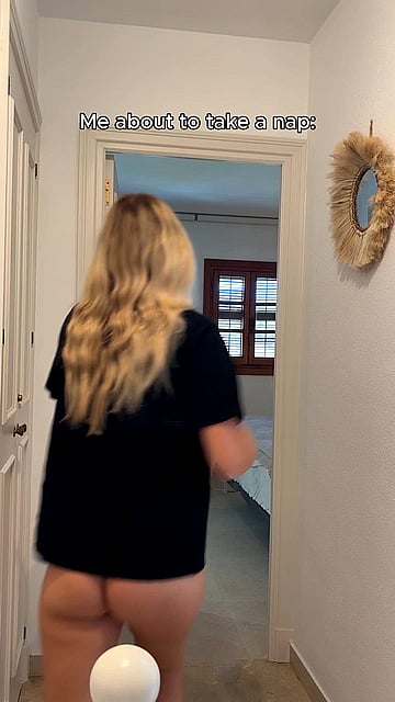 Zoey Leila Squirts All Over My Dirty Panties After Class – College Flirt Masturbates Solo'