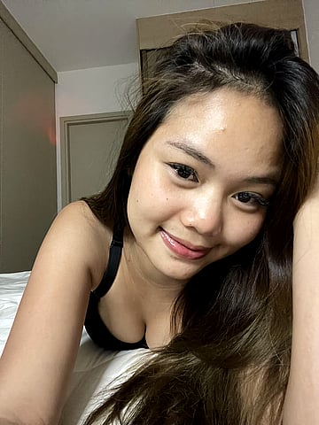 Elena's Tight Top Tease: Spilling Out for Your Pleasure'