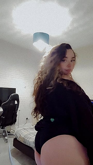 Happy Slutty Sunday: My Wet Pussy Needs Your Dick Badly'