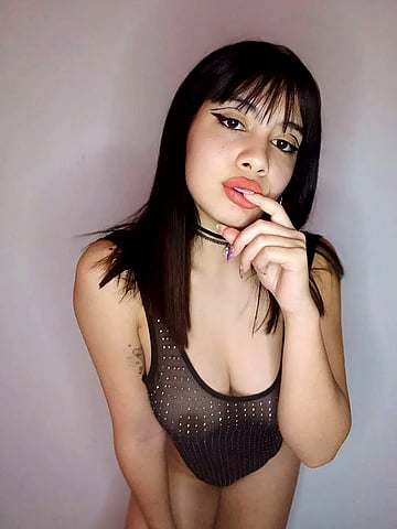 Let me serve u with my tight college pussy'