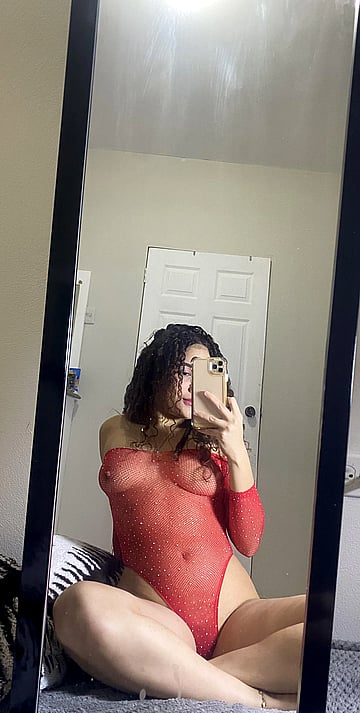 Be honest how many rounds can you last with this college slut?'