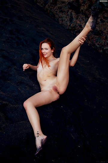 Janey - Black Sand
