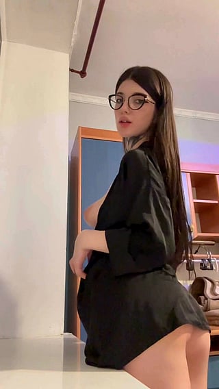 Gothic German Babe LunaDusk Gets Filthy Solo - Natural Tits & Ass Galore!'