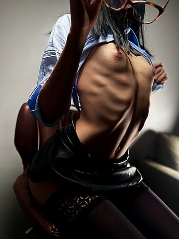 Fuck Me Monday: la_skinny's Dorm Room Tease'