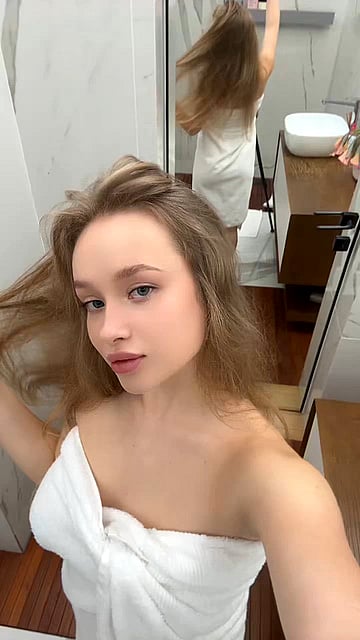 Mia's Pre-Shower Fuck Fest: Big Tits & Teeny Body Ready for Action'