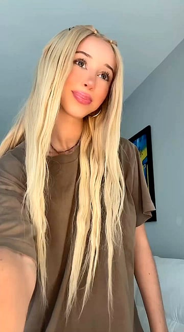 Naughty Uni Girl Teases Hard Cock in Class - Livy's Front Row Show'