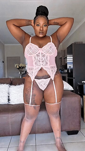 Wild Uni Quickie with Kink_Queen - Can't Resist My Curves!'