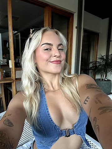 Fuck Me for Extra Credit: Naughty Uni Girl Charlie Taylor's Risky Pic'