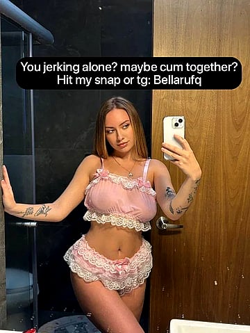 Bellarufq's Hot Uni Tease - Fuck, I'm So Wet!'
