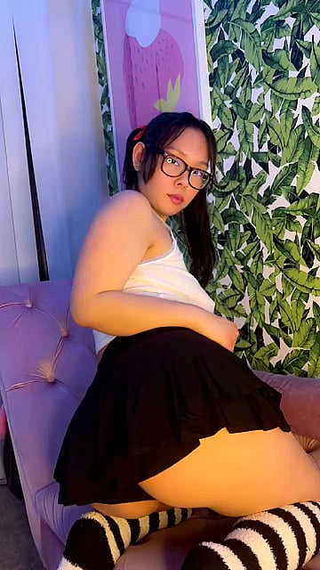 Fuck Me Hard While I Study - Linglingcreampie's Creamy Asian Pussy Awaits'