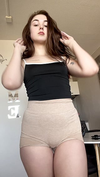 Fuck Me Raw - This College Slut is Begging for Your Cum'