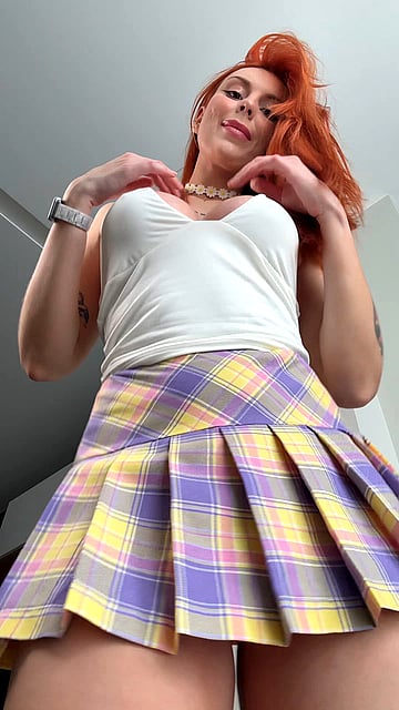 Older Guys Can't Resist My College Slut Energy & Phat Pussy!'