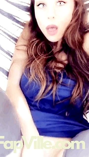 Hot Young Babe Playing With Her Juicy Pussy