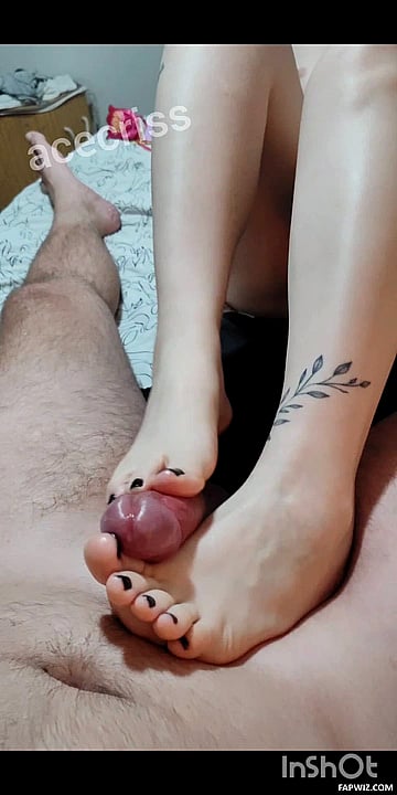 This was the first time I made him cum only using my feet, and I'm so proud of myself