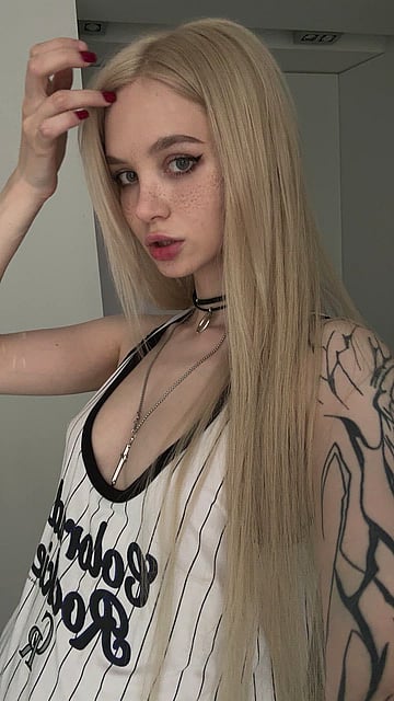 Joy's Wild University Ride: Amateur Teen Gets Filthy & Fucks Hard'