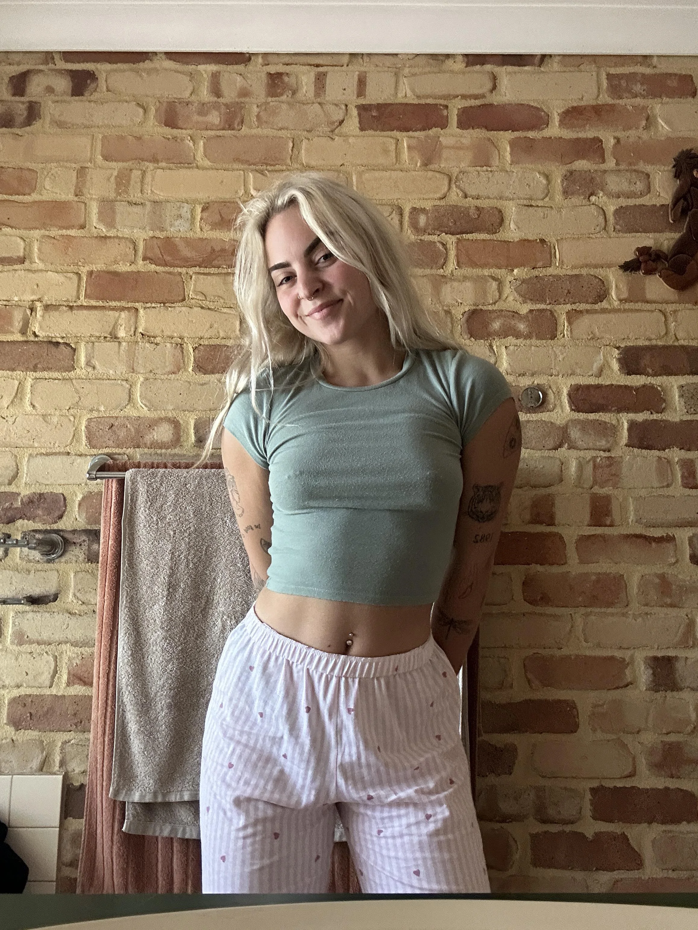 Sneaky Dorm Desires: Clumsy Babe Charlie Taylor's Spicy Surprise for Reddit picture 1 of 1