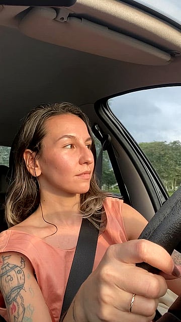 Naughty Blonde Flashes Her Perfect Tits on the Way to Uni - Fuck Me, I'm So Horny!'