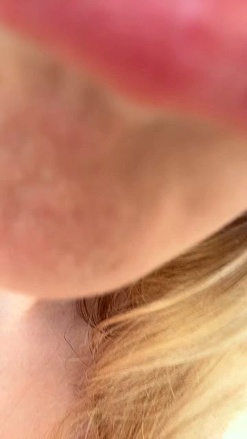 18yo blonde university babe Felicity Smoak gets naughty in her dorm room'