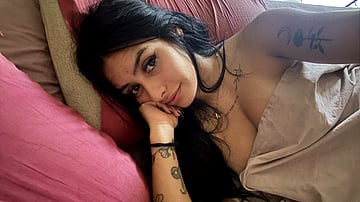 Naughty Uni Babe SandraSky Caught Mid-O in Dorm Room 😳💦'